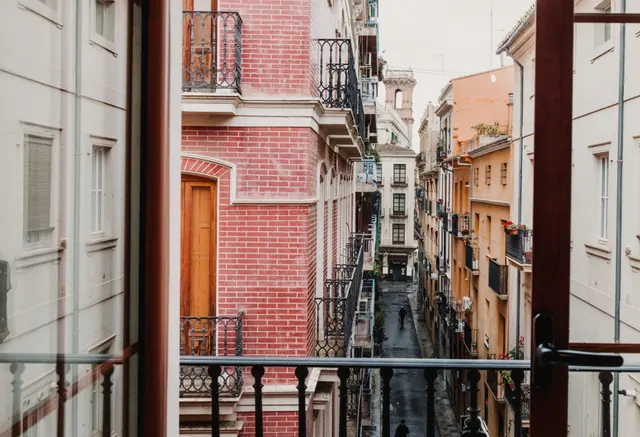 Large with Extra Bathroom | High Floor — apartment at Signa Juristas, Valencia — photo 5 of 6