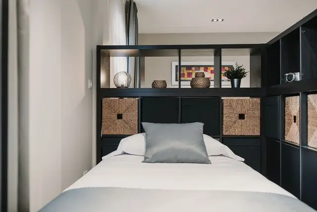 Low Floor | Large and Away from elevator — apartment at Signa Juristas, Valencia — photo 3 of 6