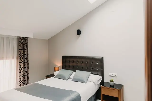 Mansard Roof | City View – Signa Juristas