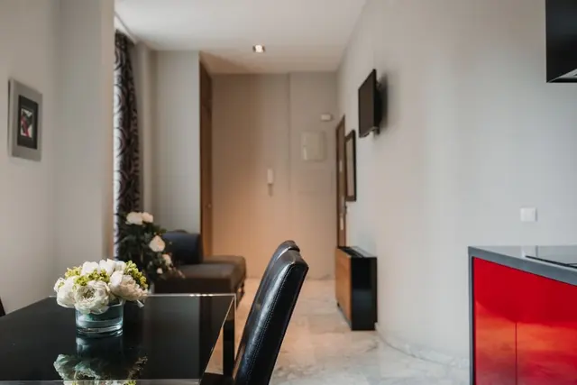 Spacious | Double Bed and East Facing — apartment at Signa Juristas, Valencia — photo 3 of 7
