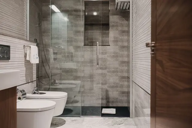 Spacious | Double Bed and East Facing — apartment at Signa Juristas, Valencia — photo 4 of 7