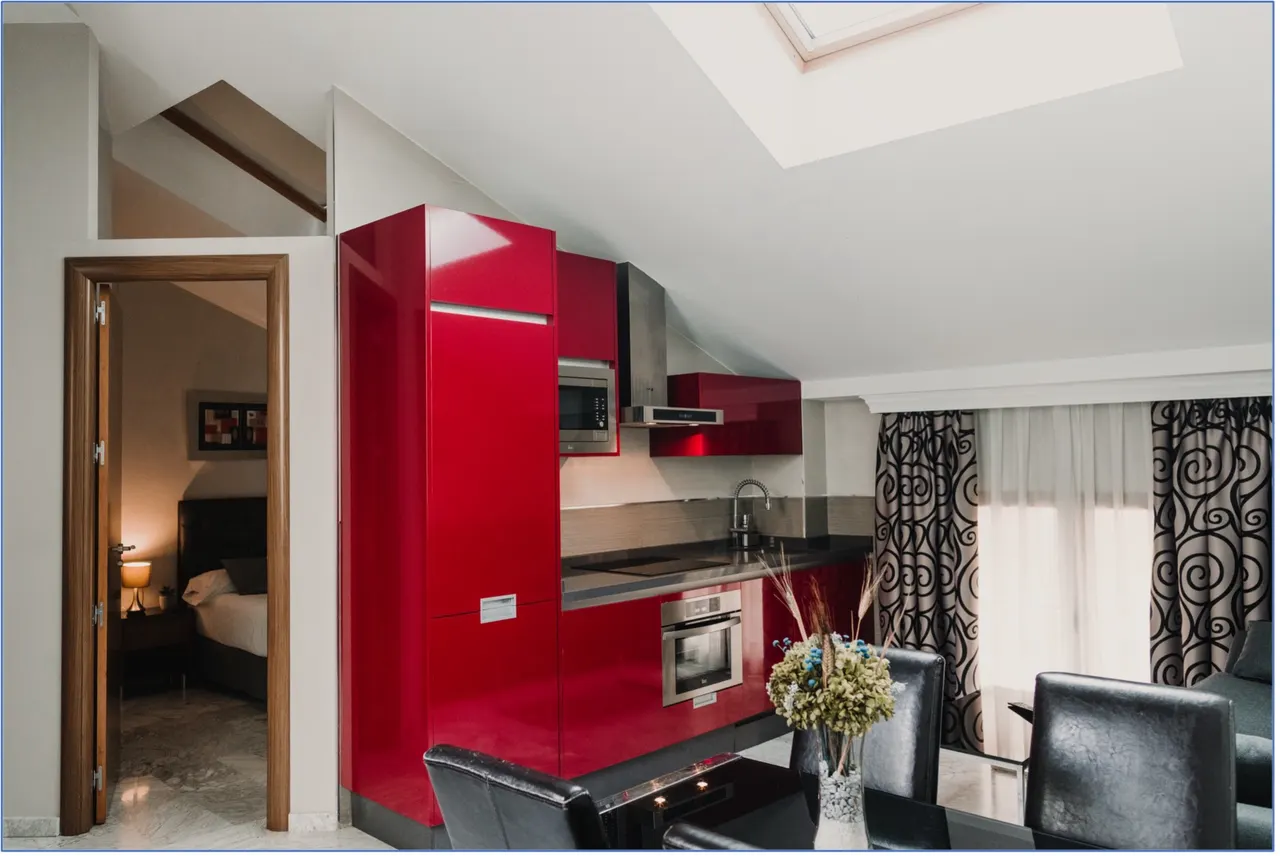 Spacious Top Floor | City View and High Ceiling – Signa Juristas Valencia