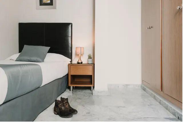 Spacious Top Floor | City View and High Ceiling — apartment at Signa Juristas, Valencia — photo 4 of 6