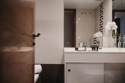 Spacious Top Floor | City View and High Ceiling — apartment at Signa Juristas, Valencia — photo 6 of 6