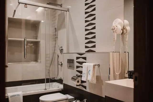 Top Floor | Near Elevator and High Ceiling — apartment at Signa Juristas, Valencia — photo 4 of 5