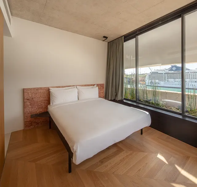 Superior Suite with View – Stilla