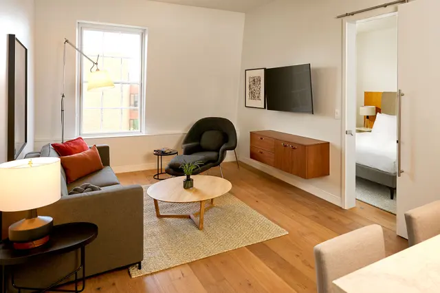 One Bedroom Loft with Washer and Dryer — apartment at The Docents Collection, Portland — photo 2 of 6