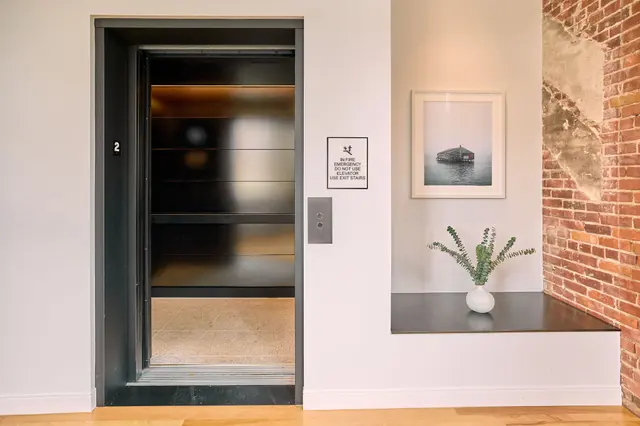 Three Bedroom Loft with Washer and Dryer — apartment at The Docents Collection, Portland — photo 9 of 11