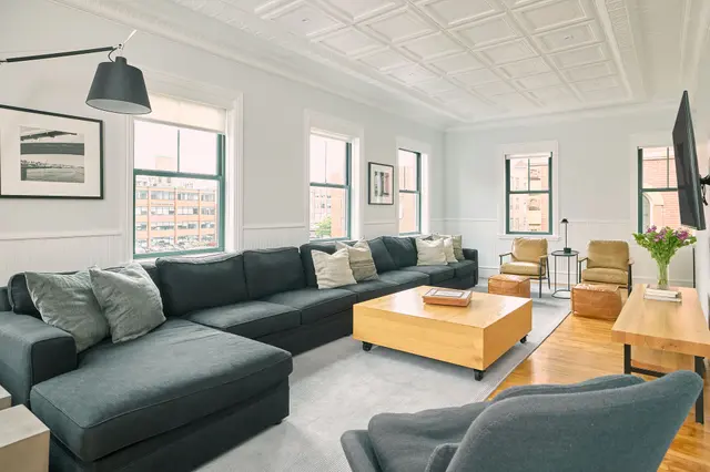 Three Bedroom Loft with Washer and Dryer – The Docents Collection
