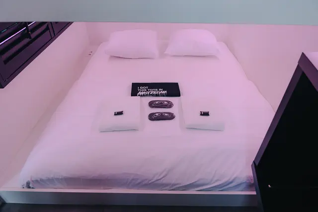 Cube | High floor and away from bathroom – THIS HO(S)TEL