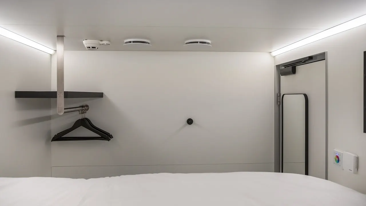 Cube | Near bathroom – THIS HO(S)TEL Amsterdam