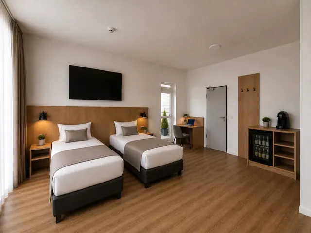 Tripple Room | Barrier free with terrace — room at Tower Hotel Frankfurt, Frankfurt — photo 2 of 4