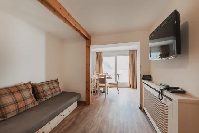 1 Bedroom Apartment M | South facing — accommodation at Wellness Aparthotel Panorama Alpin und Pitztal Living, Jerzens im Pitztal — photo 2 of 4