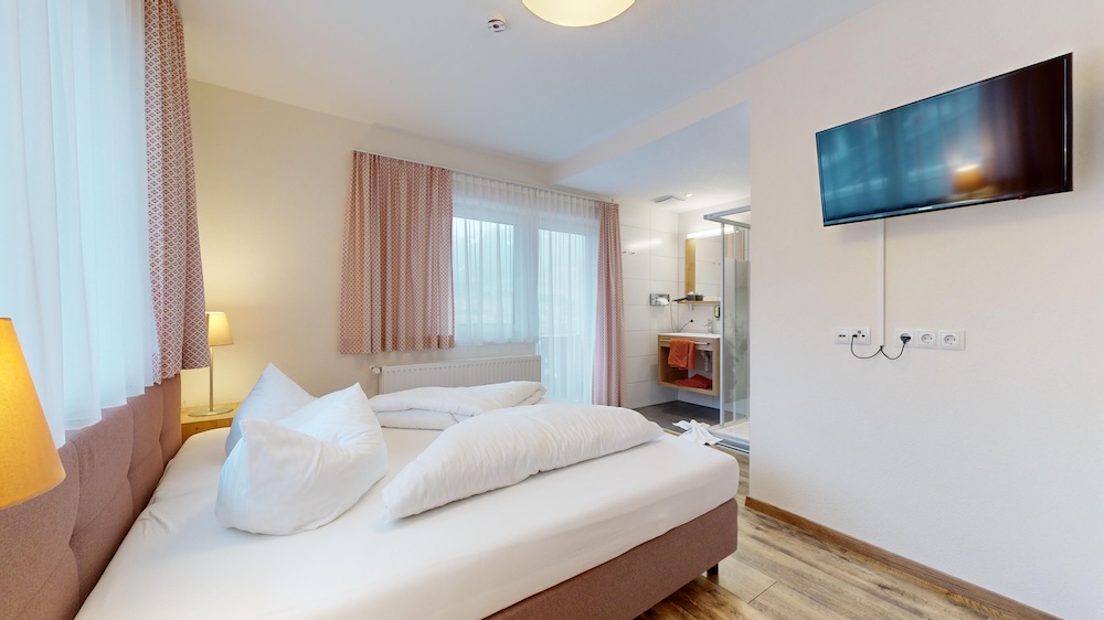 2 Bedoom Apartment L | In room Wellness | PL — accommodation at Wellness Aparthotel Panorama Alpin und Pitztal Living, Jerzens im Pitztal — photo 2 of 6
