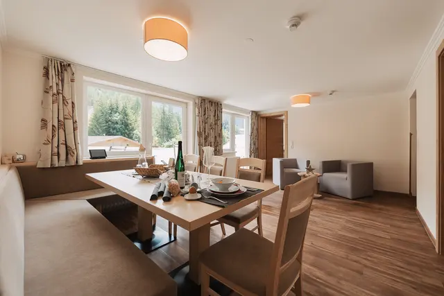 2 Bedroom Apartment L | Large balcony — accommodation at Wellness Aparthotel Panorama Alpin und Pitztal Living, Jerzens im Pitztal — photo 2 of 8