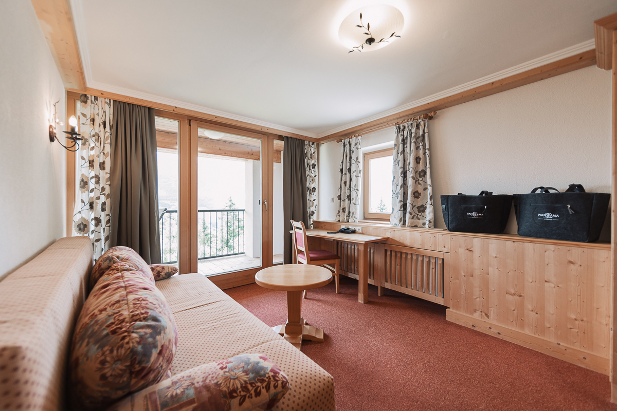 2 Bedroom Apartment XL | Large balcony — accommodation at Wellness Aparthotel Panorama Alpin und Pitztal Living, Jerzens im Pitztal — photo 5 of 8