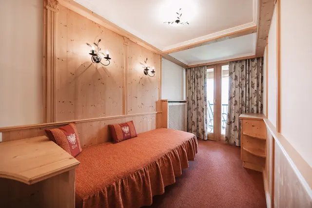 2 Bedroom Apartment XL | Large balcony — accommodation at Wellness Aparthotel Panorama Alpin und Pitztal Living, Jerzens im Pitztal — photo 7 of 8