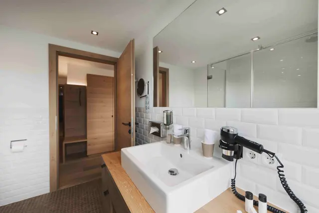 2 Bedroom Apartment XXL — accommodation at Wellness Aparthotel Panorama Alpin und Pitztal Living, Jerzens im Pitztal — photo 6 of 12