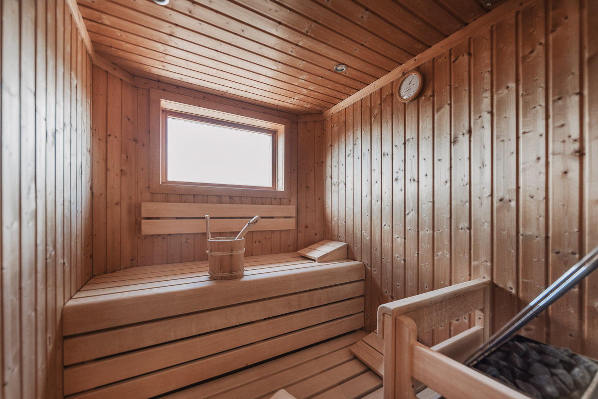 Studio Wellness | Large terrace, private sauna, panorama view — accommodation at Wellness Aparthotel Panorama Alpin und Pitztal Living, Jerzens im Pitztal — photo 7 of 8