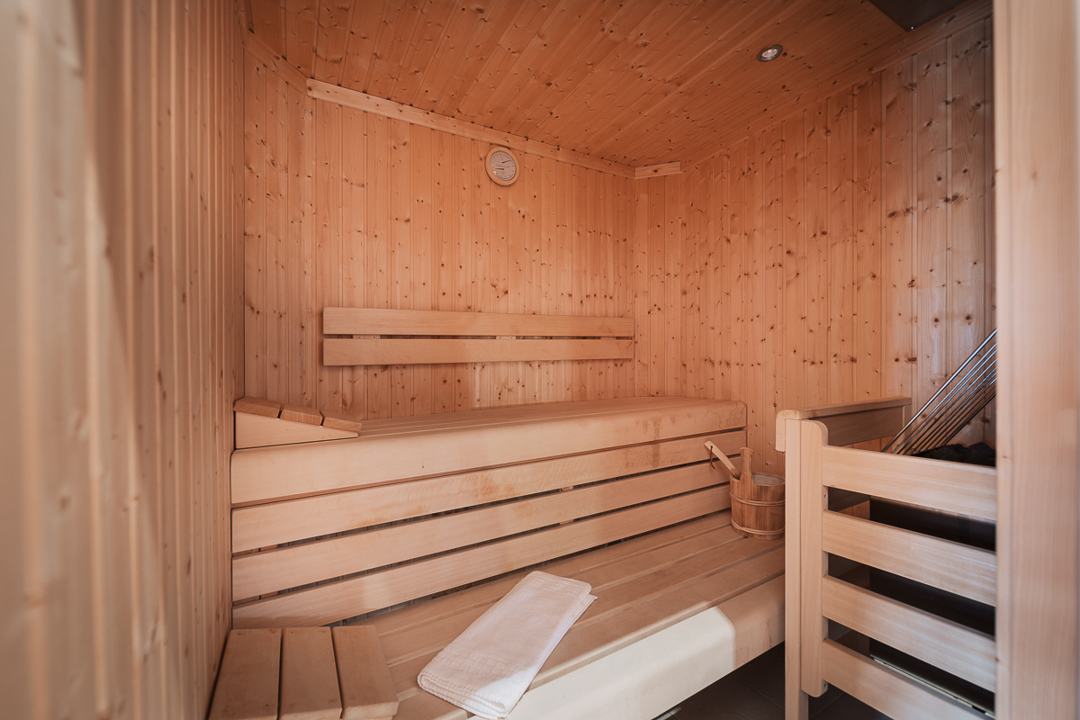Wellness Apartement XXL | Private Sauna, Infrarotstuhl, Balkon — Wellness Aparthotel Panorama Alpin und Pitztal Living, Jerzens im Pitztal (5/6)